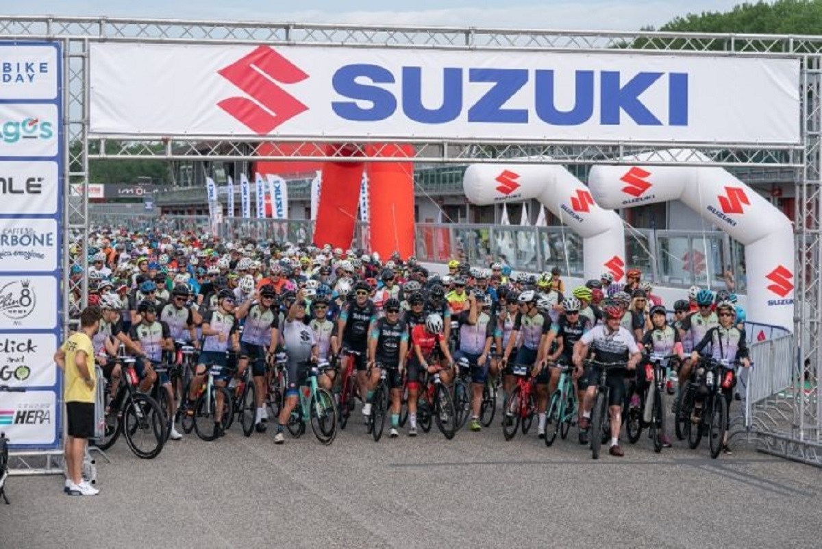 Suzuki Bike Day Edizione Da Record Ad Imola Autoblog