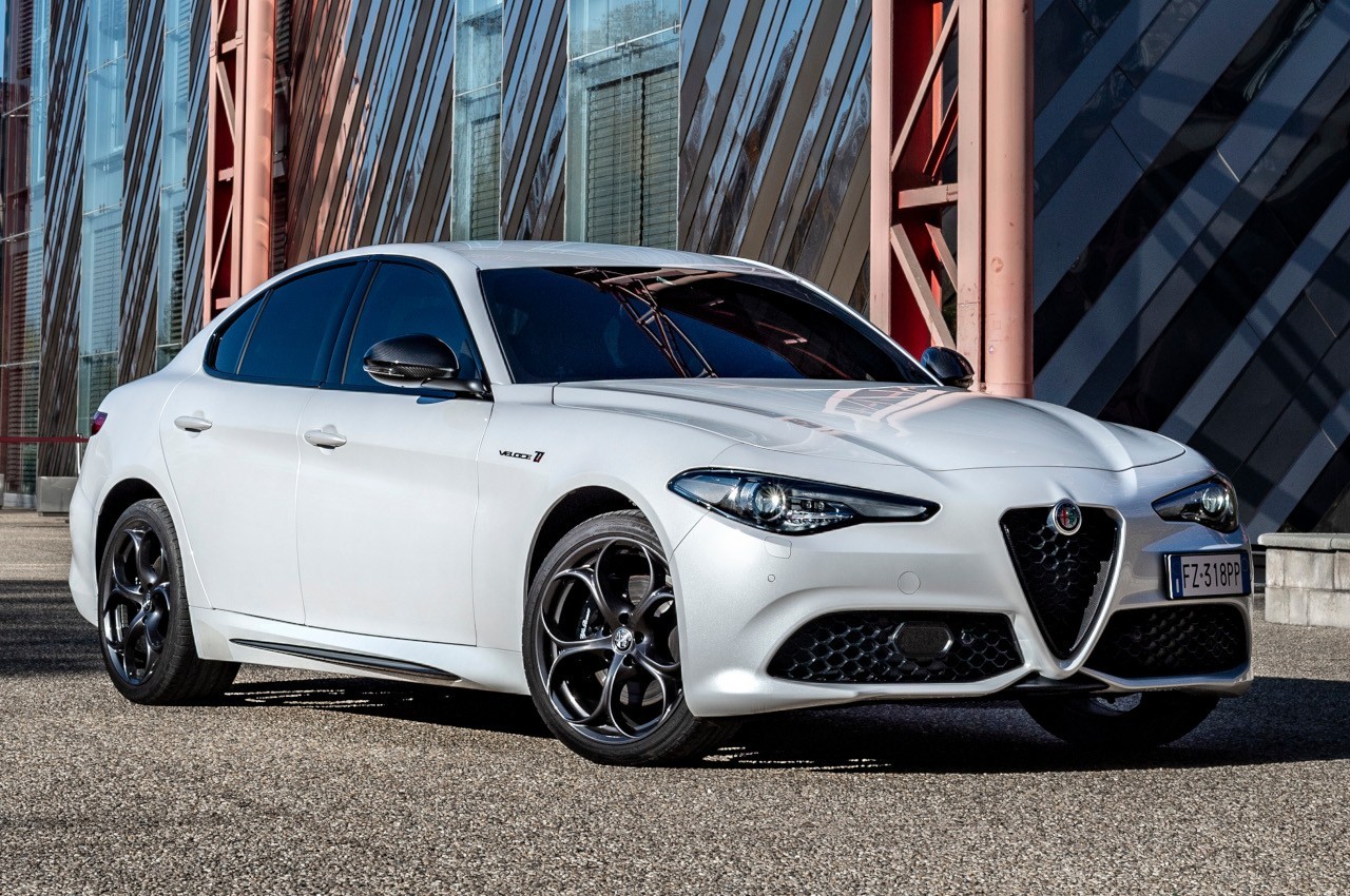 Alfa Romeo Giulia e Stelvio 2021: immagini ufficiali