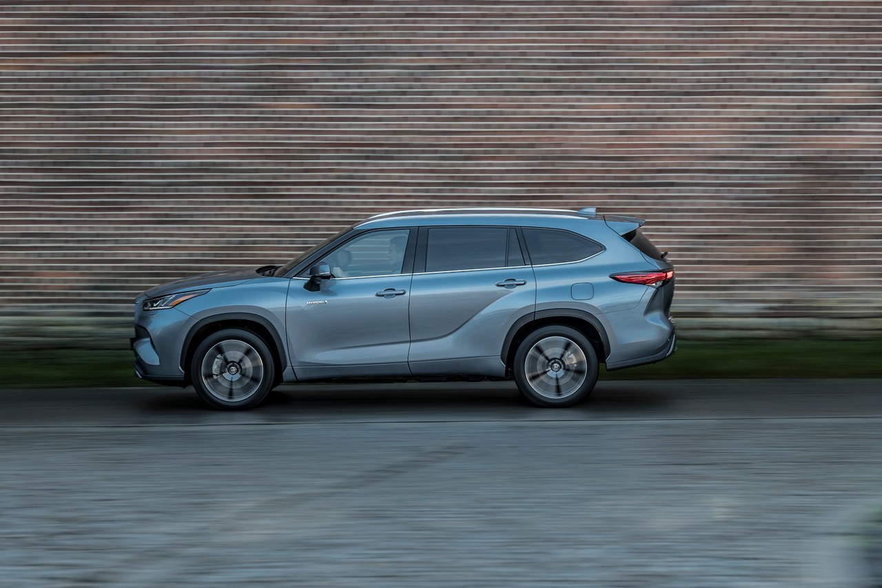 Toyota Highlander 2021: nuove immagini ufficiali