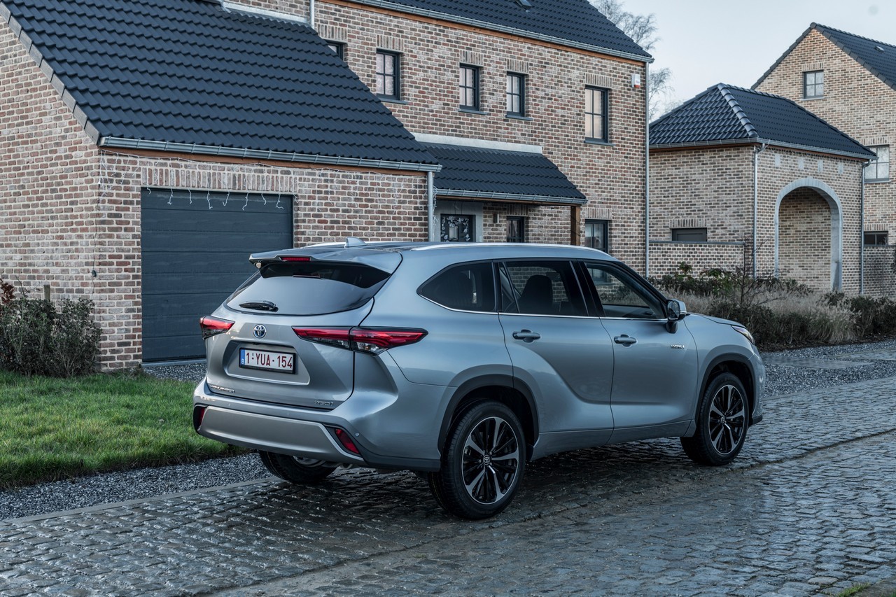 Toyota Highlander 2021: nuove immagini ufficiali