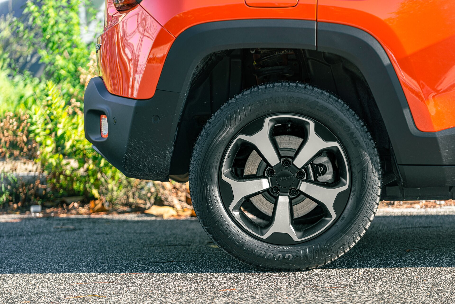 Jeep Renegade 4xe: la prova su strada