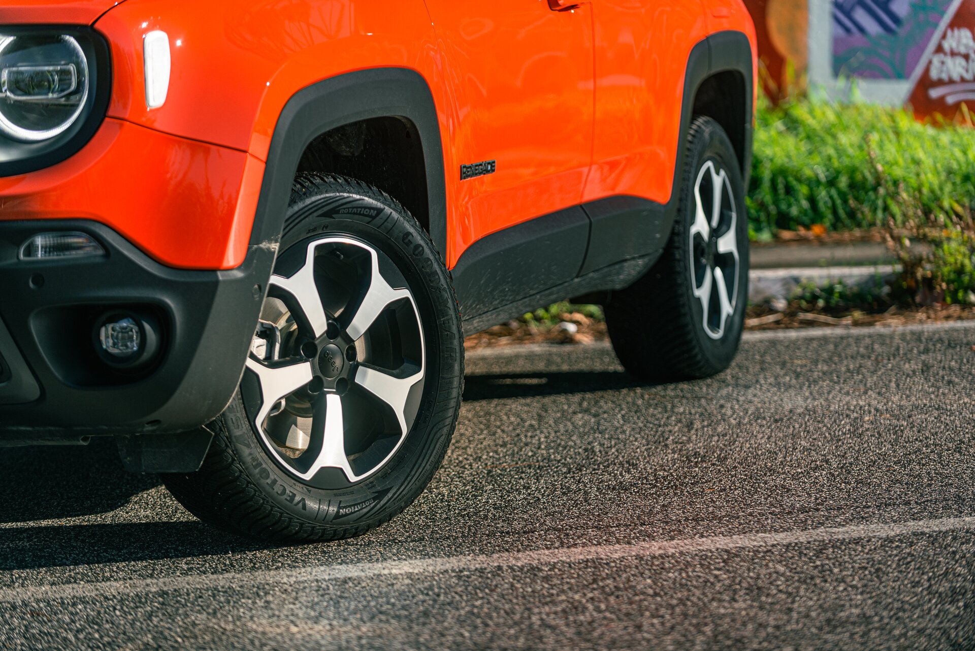 Jeep Renegade 4xe: la prova su strada