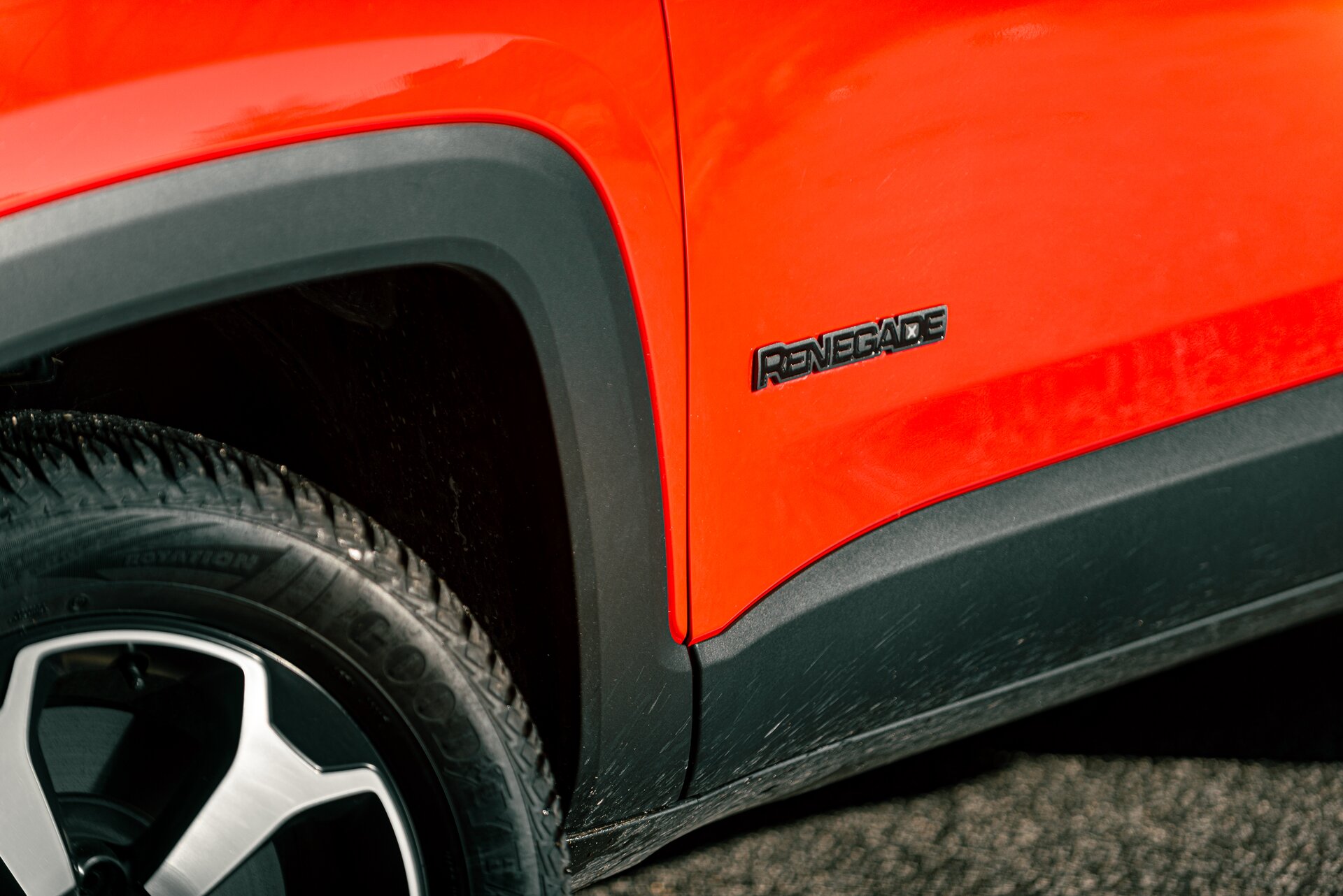 Jeep Renegade 4xe: la prova su strada