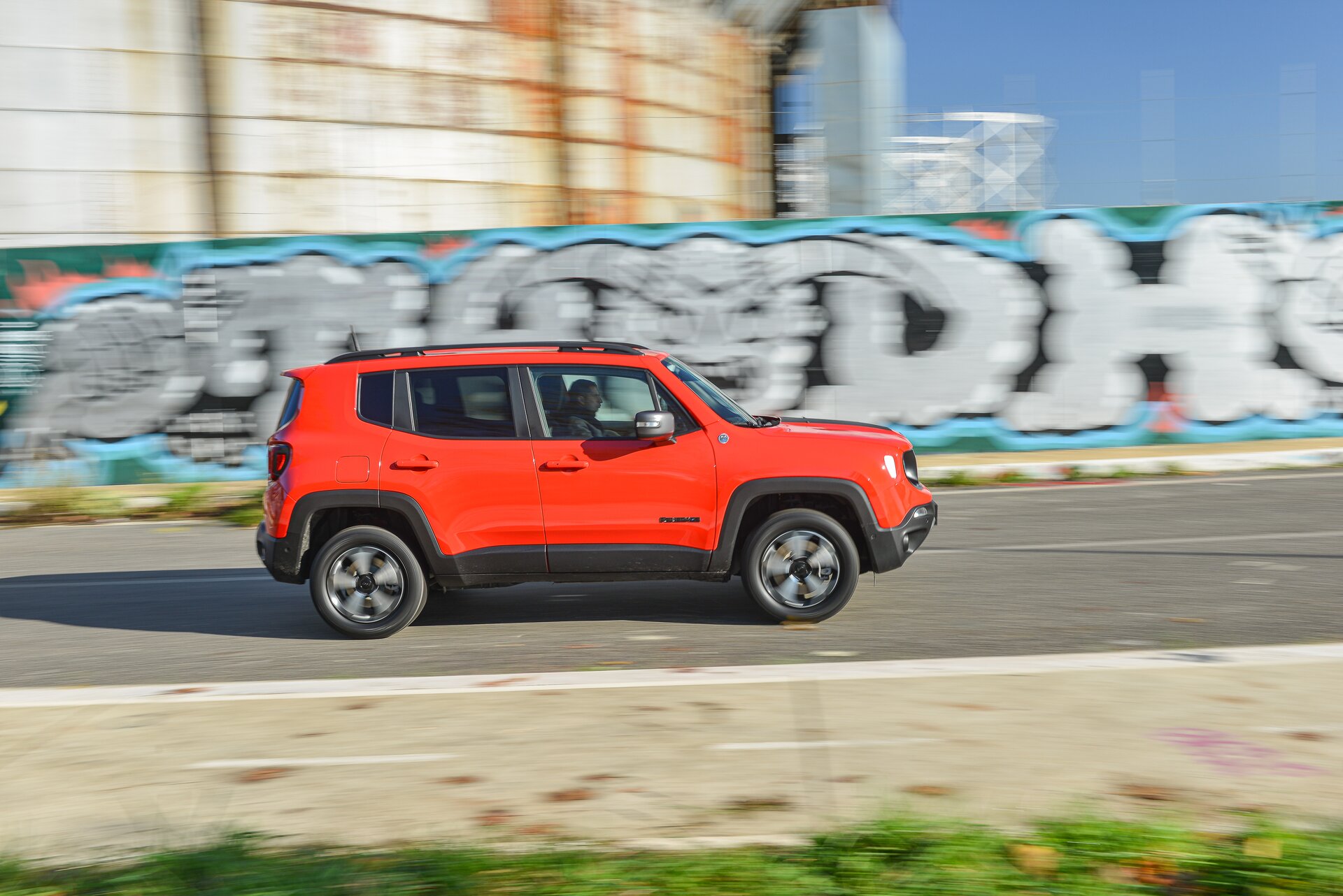 Jeep Renegade 4xe: la prova su strada