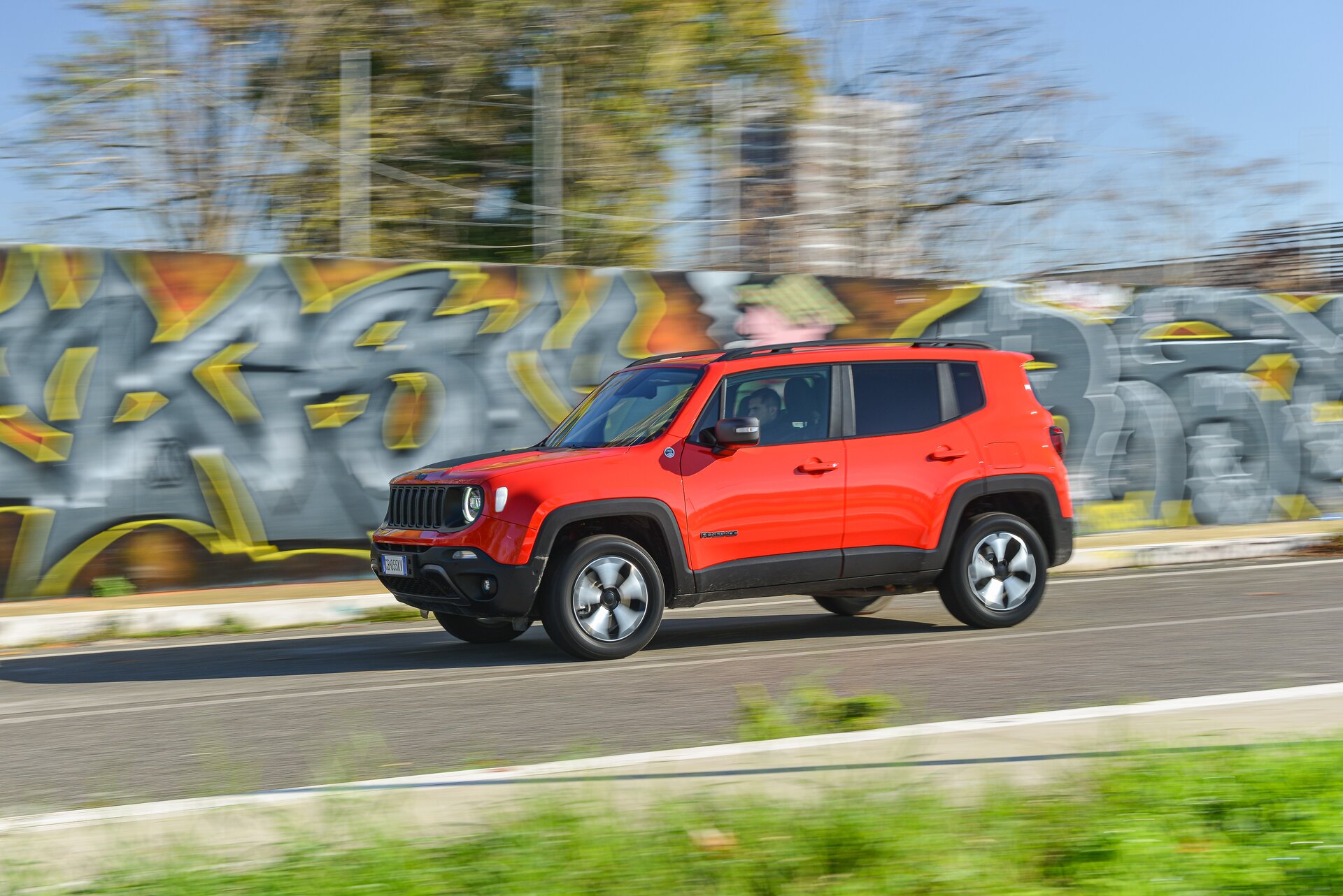 Jeep Renegade 4xe: la prova su strada