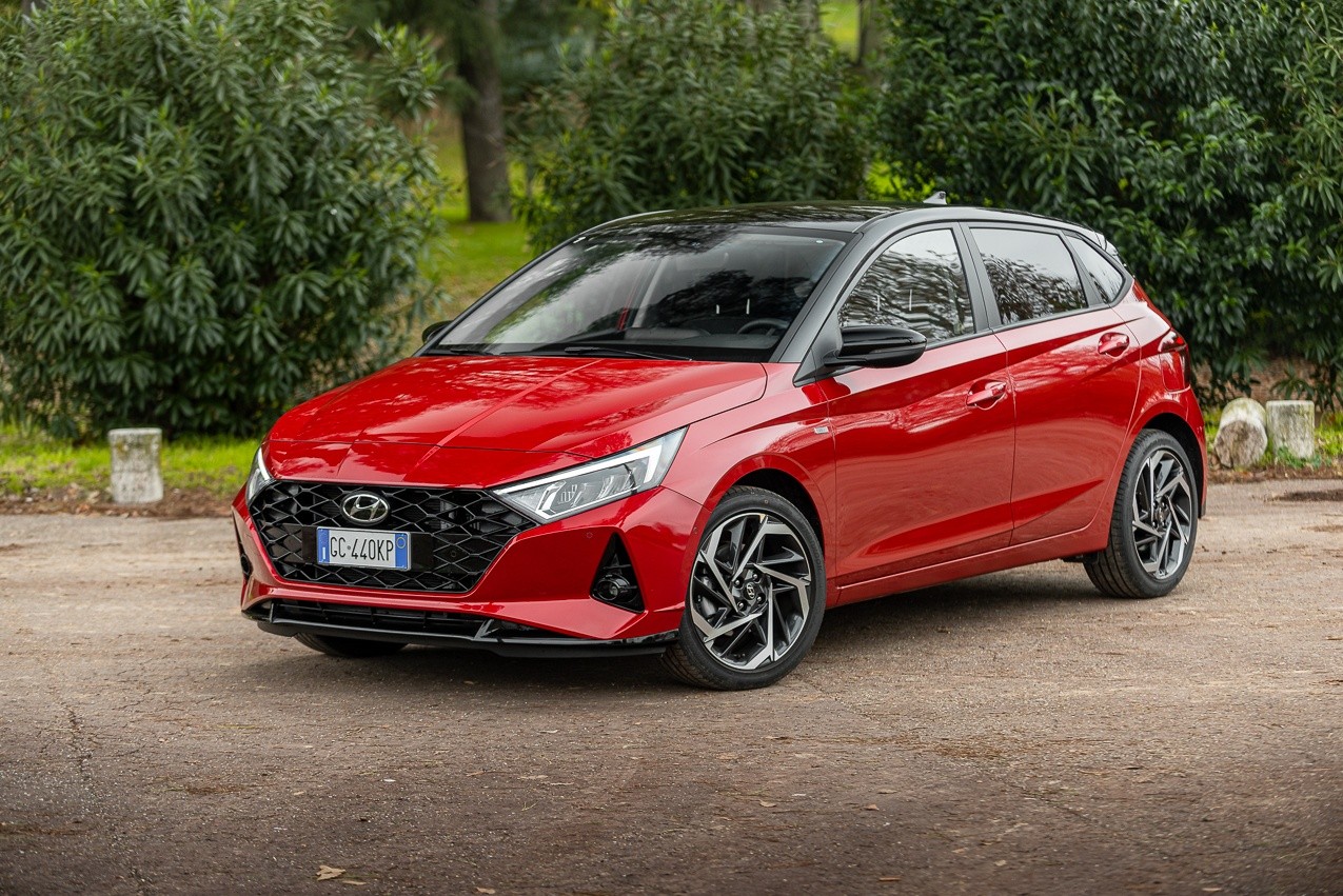 Hyundai i20 1.0 TGDI 48V Bose: la prova su strada