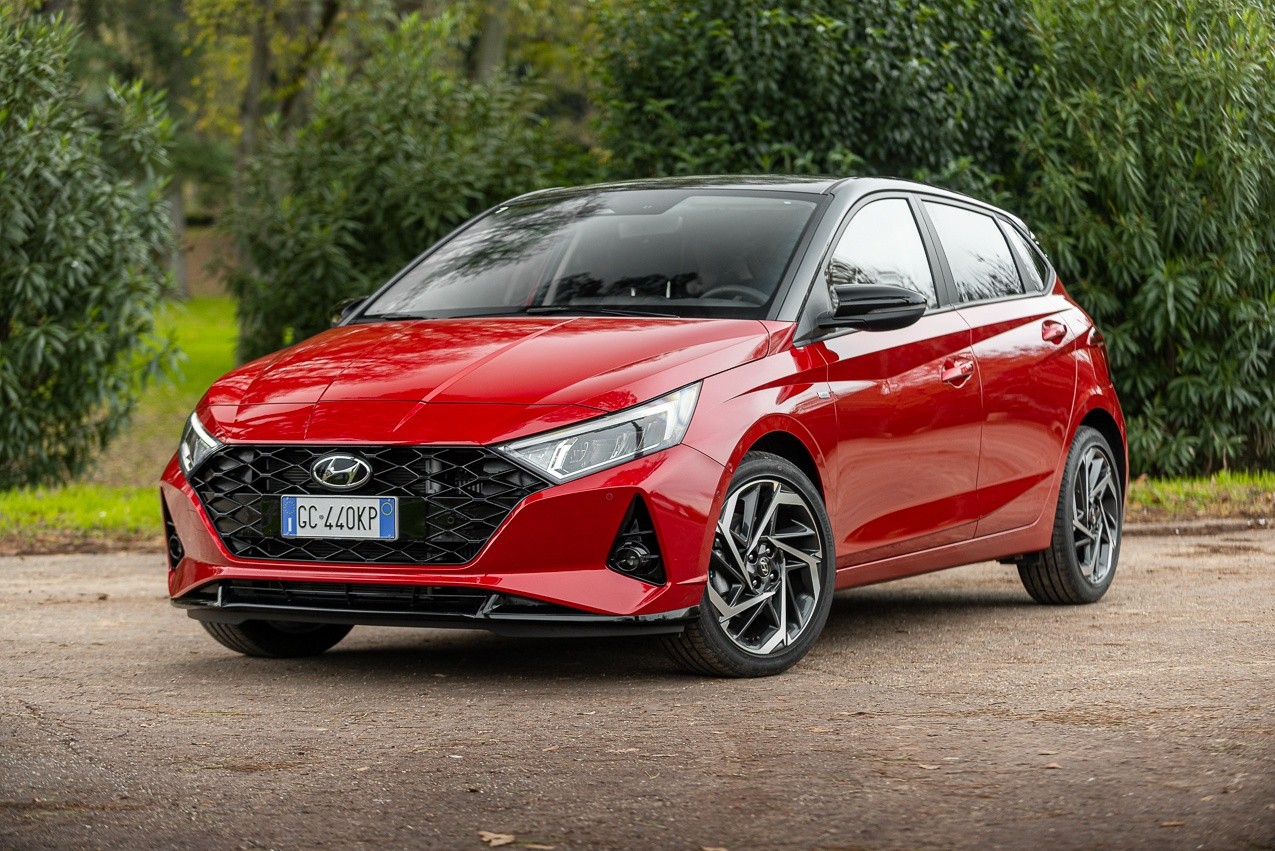 Hyundai i20 1.0 TGDI 48V Bose: la prova su strada