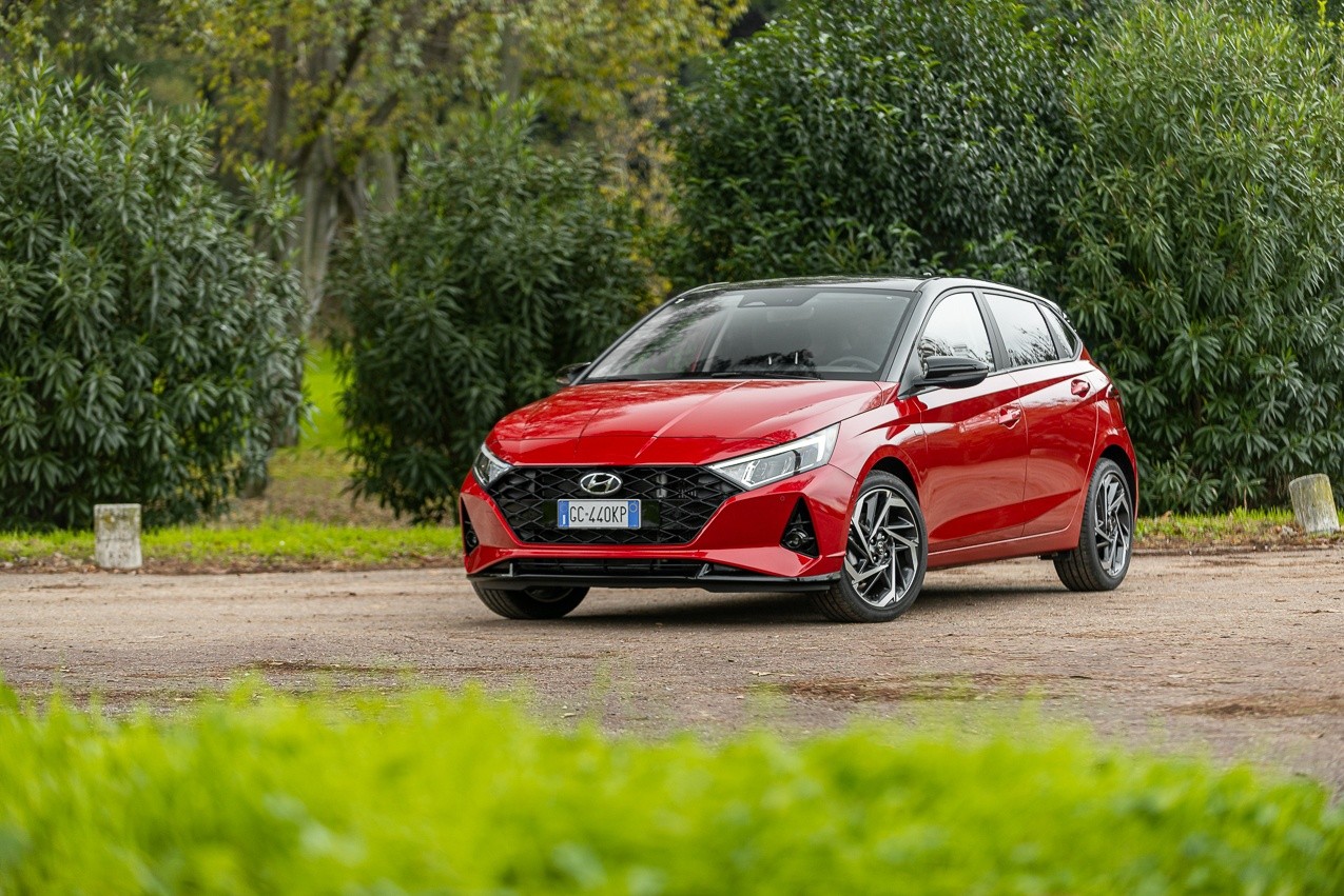 Hyundai i20 1.0 TGDI 48V Bose: la prova su strada