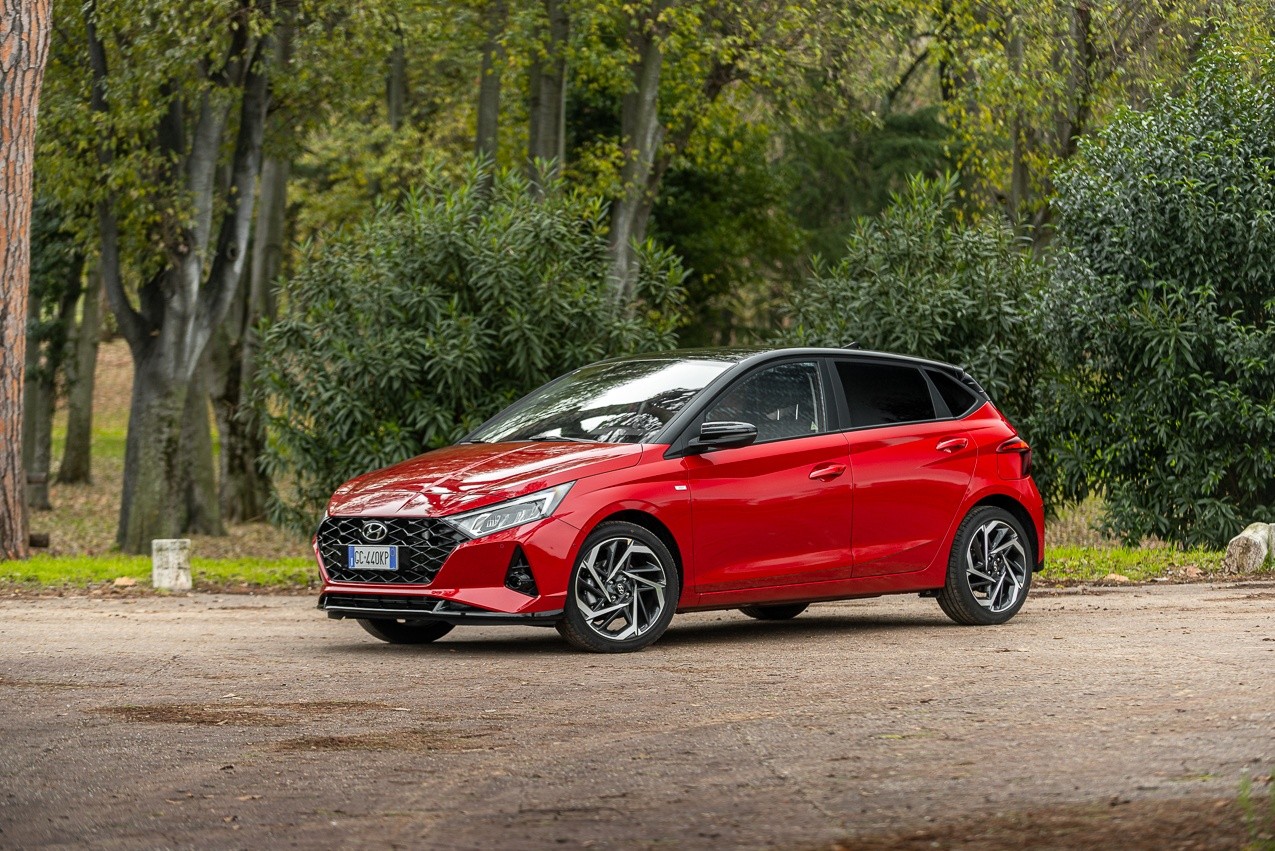 Hyundai i20 1.0 TGDI 48V Bose: la prova su strada