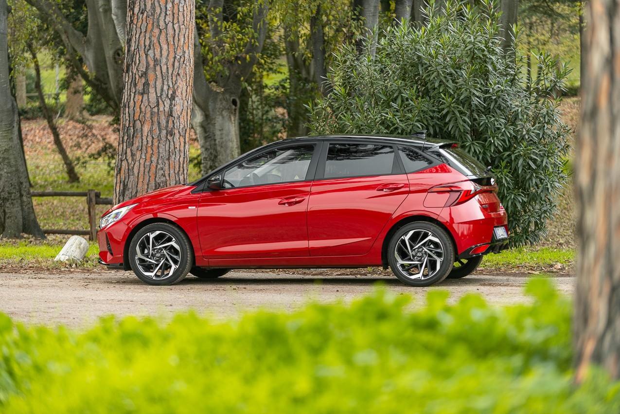 Hyundai i20 1.0 TGDI 48V Bose: la prova su strada