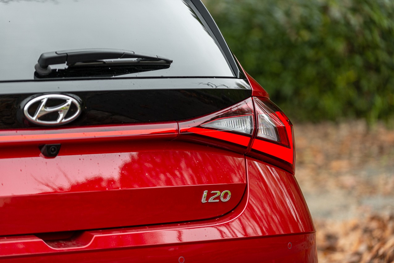 Hyundai i20 1.0 TGDI 48V Bose: la prova su strada