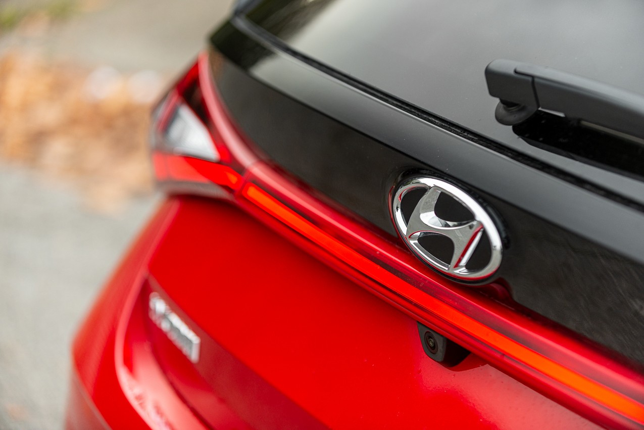 Hyundai i20 1.0 TGDI 48V Bose: la prova su strada