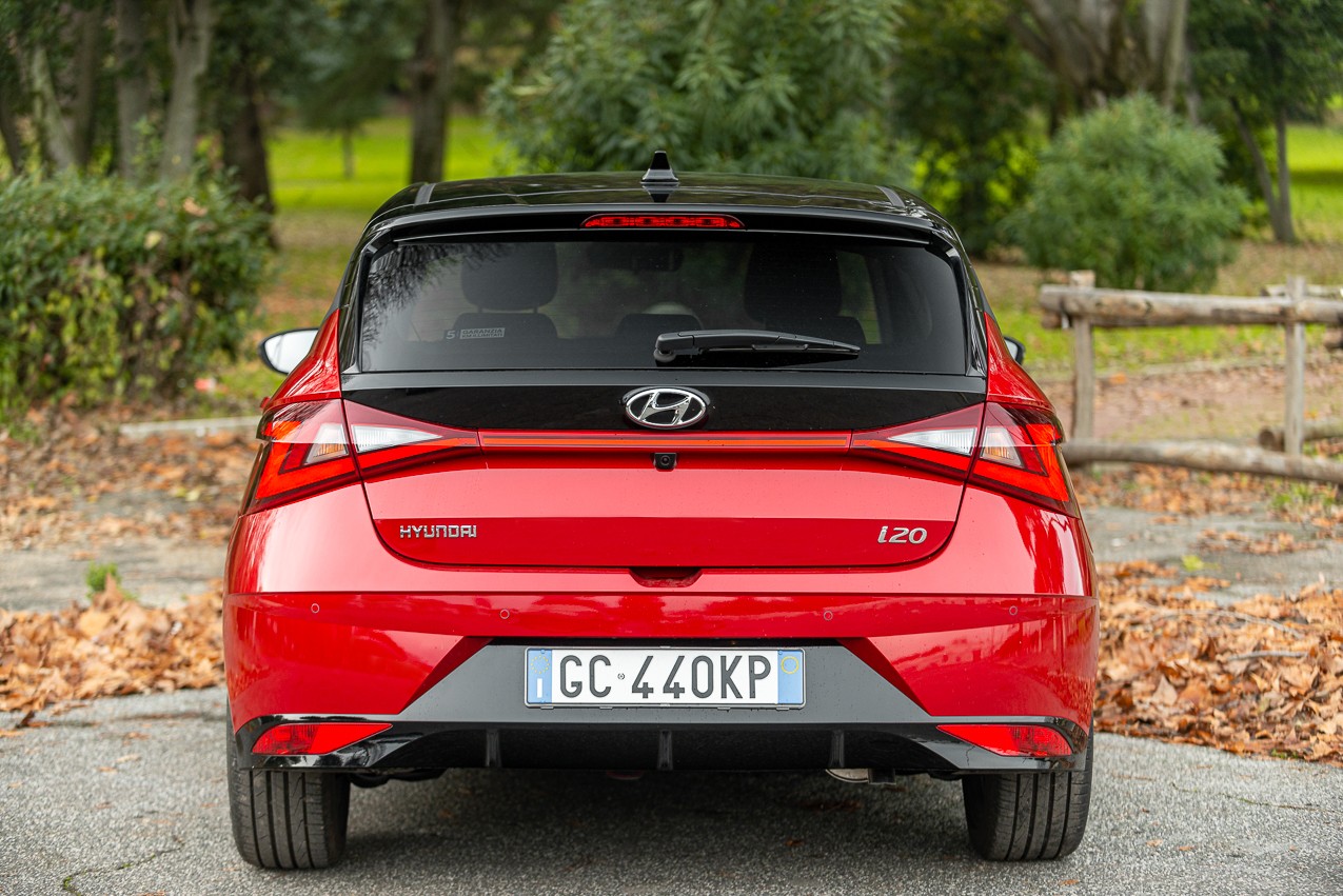 Hyundai i20 1.0 TGDI 48V Bose: la prova su strada