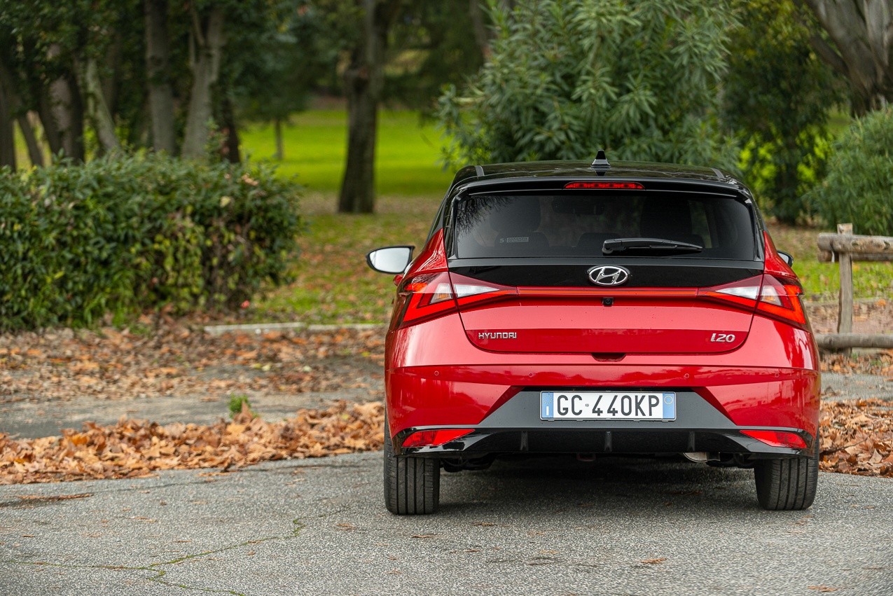 Hyundai i20 1.0 TGDI 48V Bose: la prova su strada