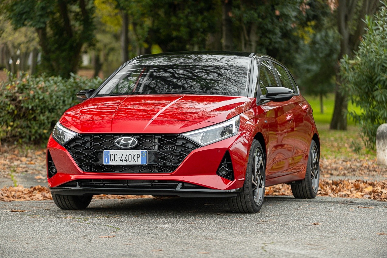 Hyundai i20 1.0 TGDI 48V Bose: la prova su strada