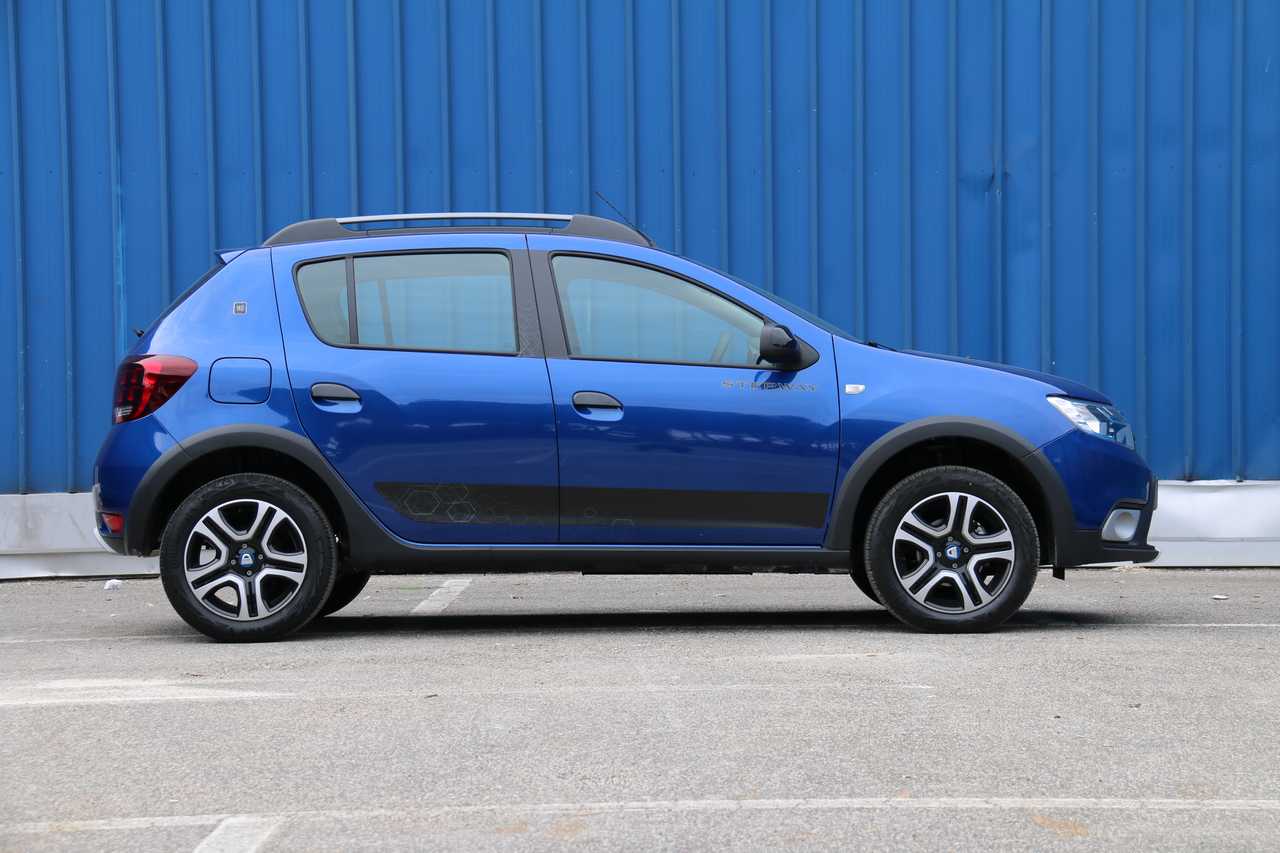 Dacia Sandero 1.0 TCe ECO-G Stepway 15th: la prova su strada