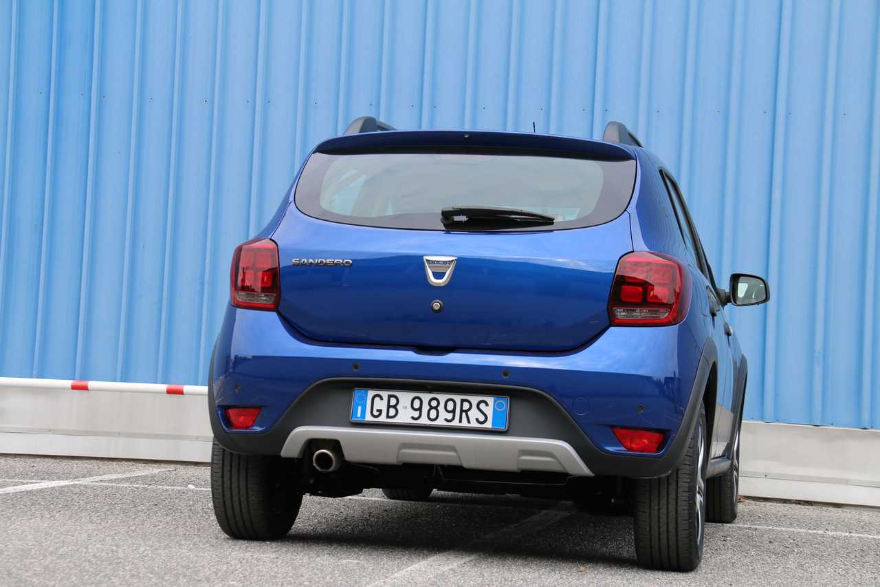 Dacia Sandero 1.0 TCe ECO-G Stepway 15th: la prova su strada