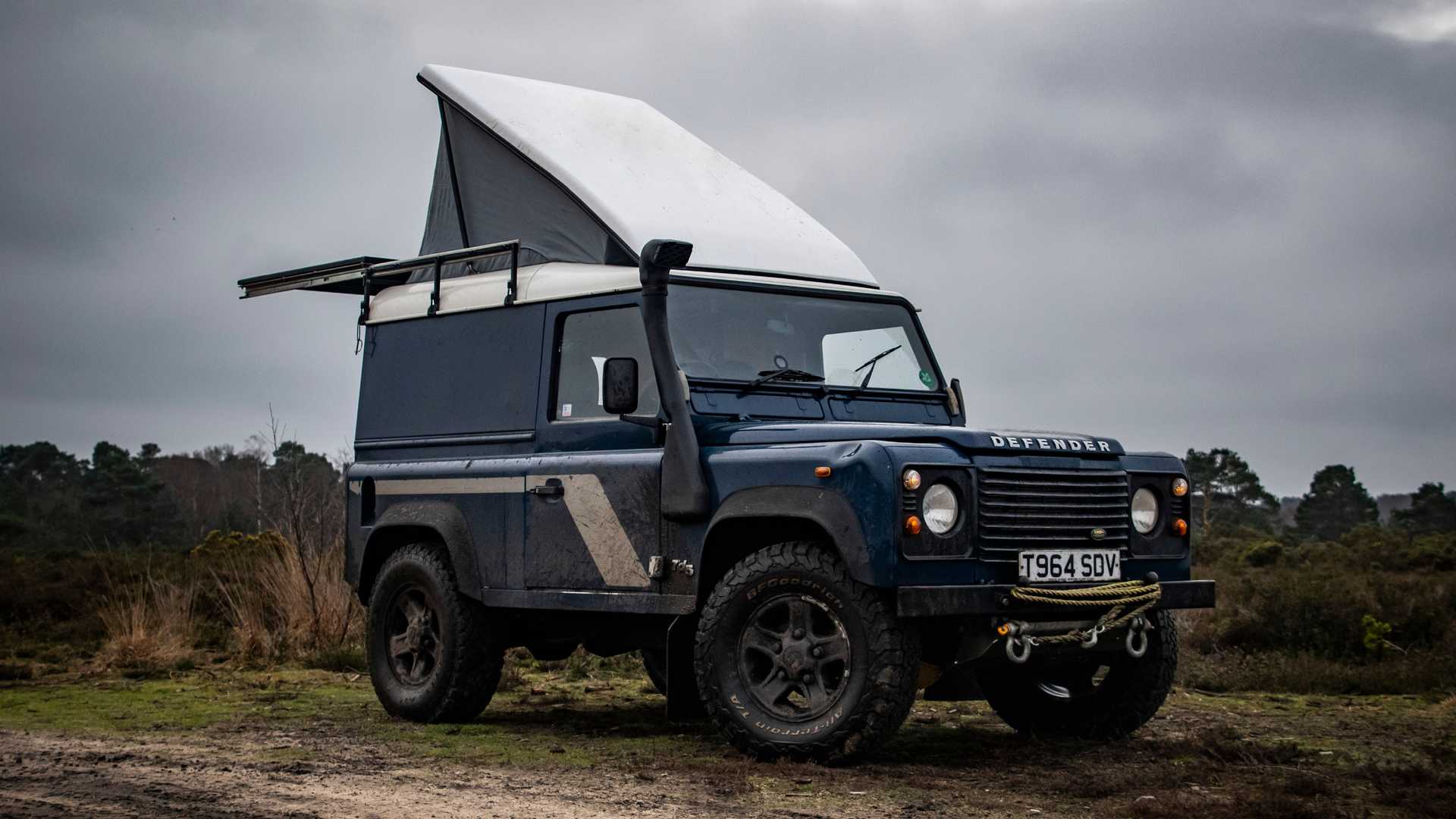 Land Rover Defender 90 versione camper: le immagini