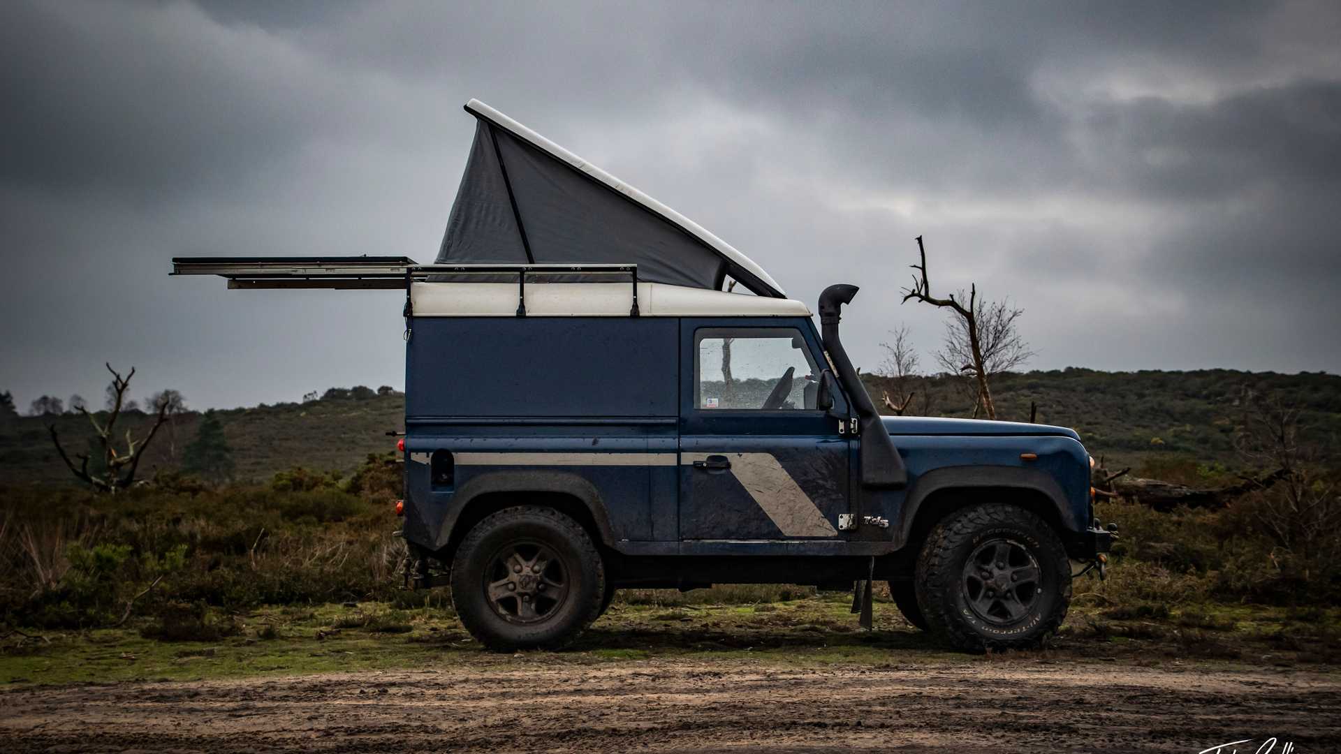 Land Rover Defender 90 versione camper: le immagini