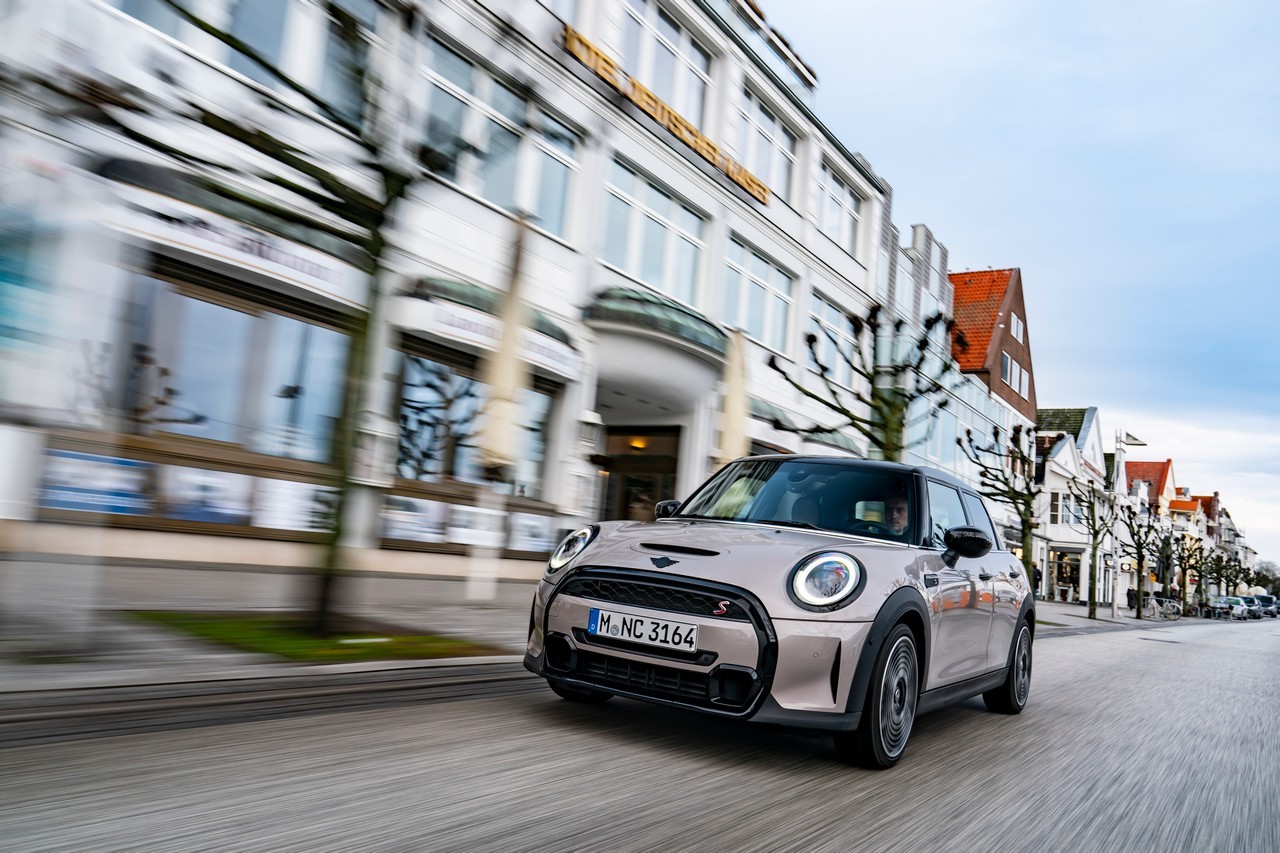 Mini 5 porte 2021: immagini ufficiali