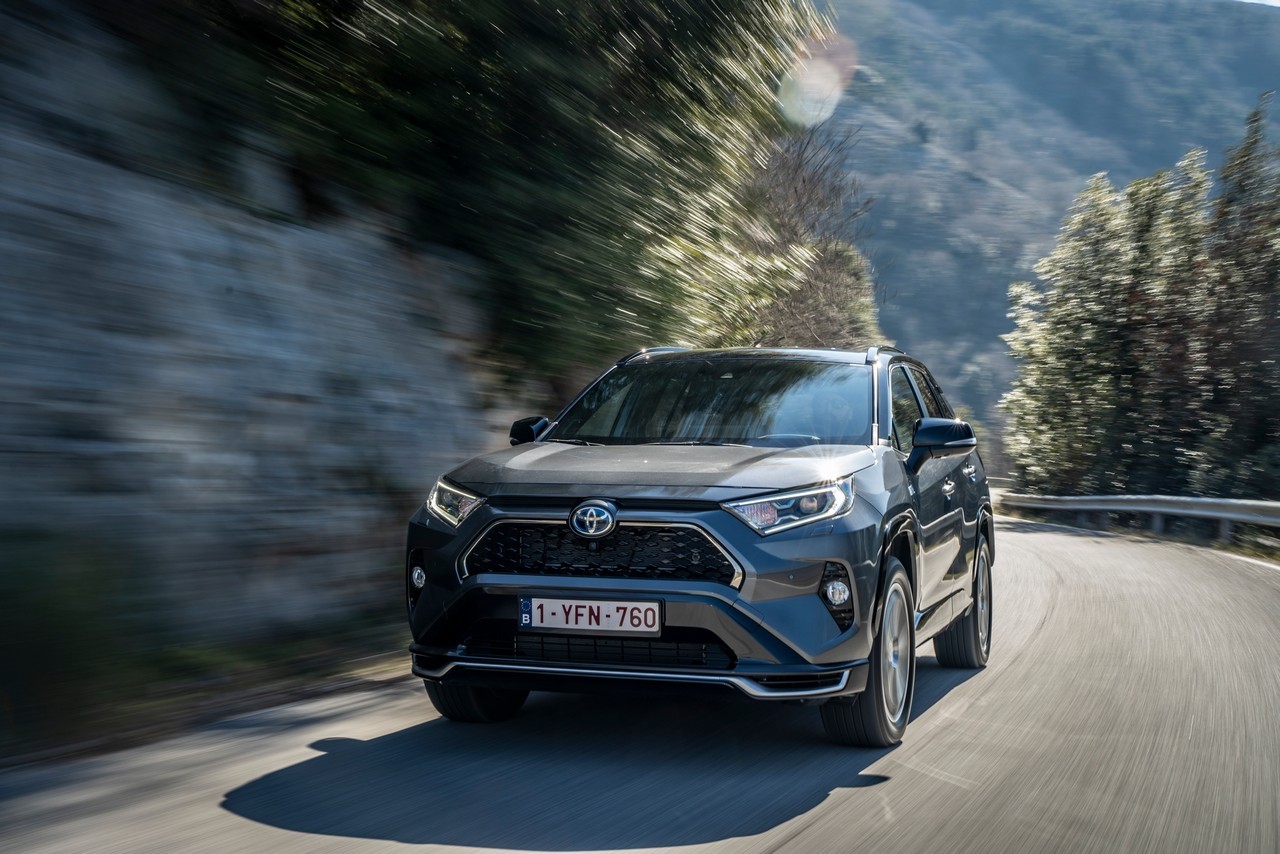 Toyota Rav4 Plug-in Hybrid 2021: immagini ufficiali