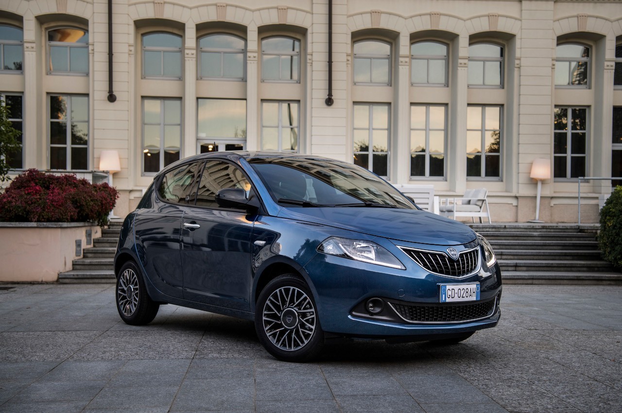 Lancia Ypsilon 2021: immagini ufficiali