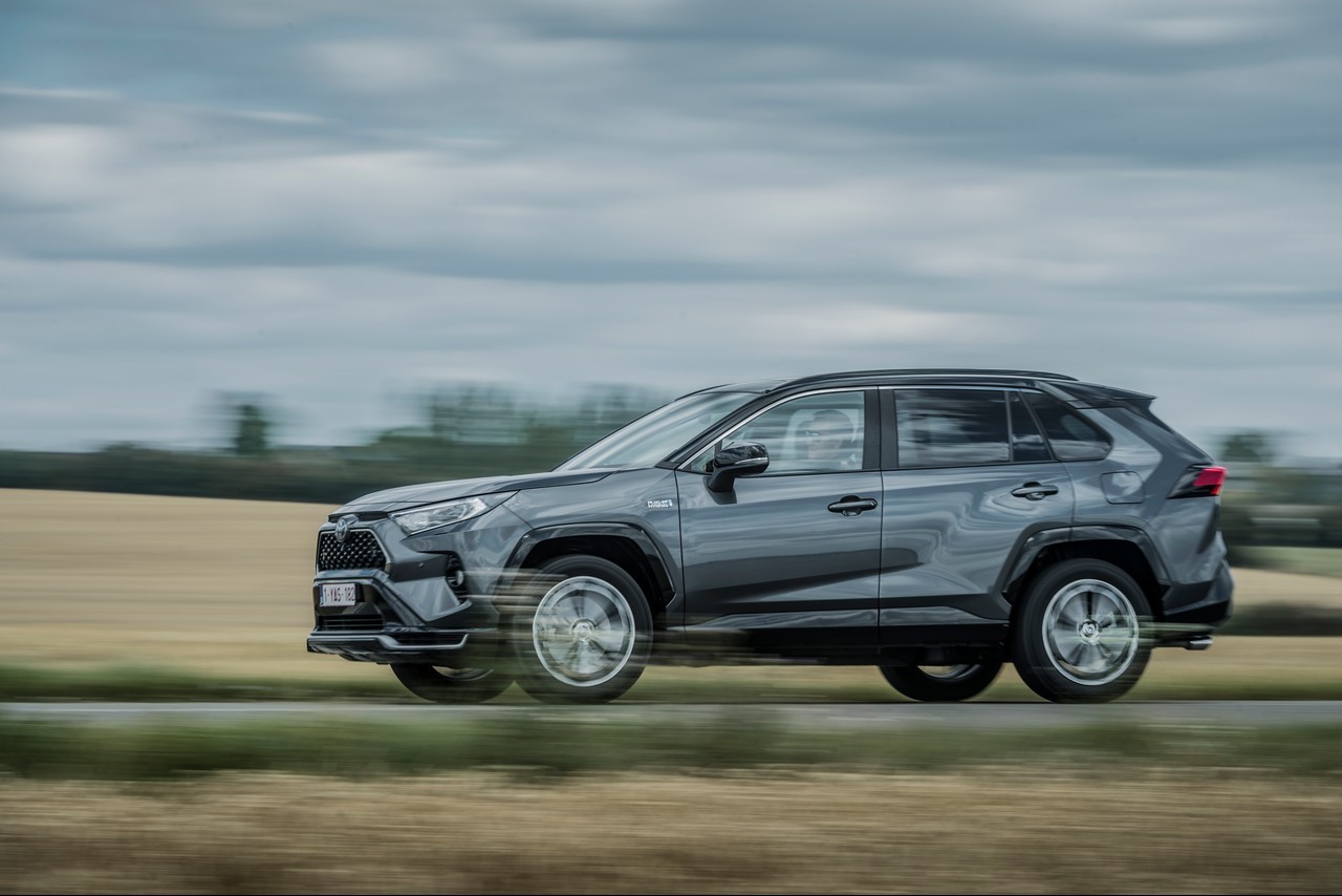 Toyota Rav4 Plug-in Hybrid 2021: immagini ufficiali