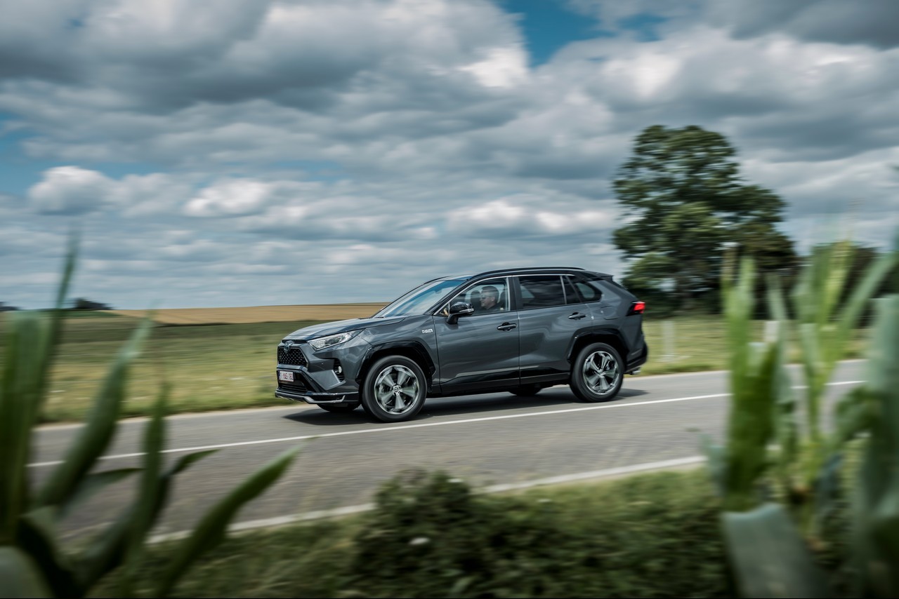 Toyota Rav4 Plug-in Hybrid 2021: immagini ufficiali