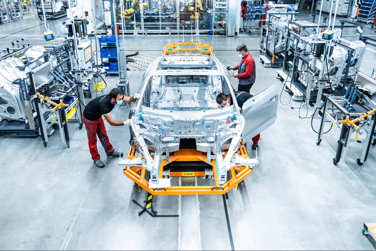 Audi e-tron GT, fasi di sviluppo e produzione: immagini ufficiali