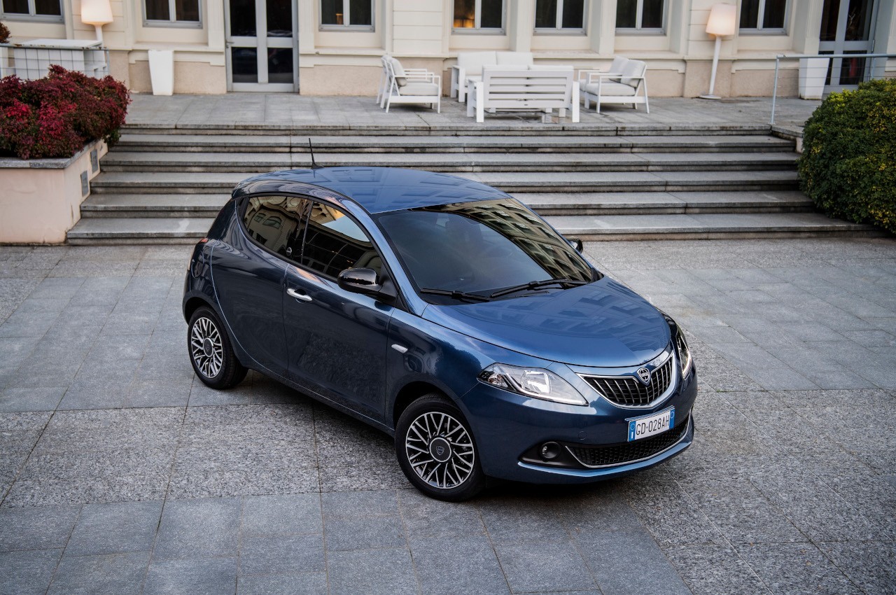 Lancia Ypsilon 2021: immagini ufficiali