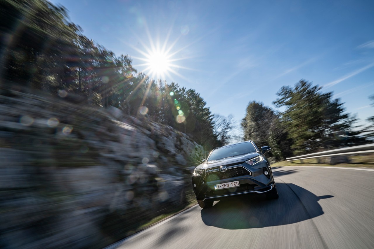 Toyota Rav4 Plug-in Hybrid 2021: immagini ufficiali