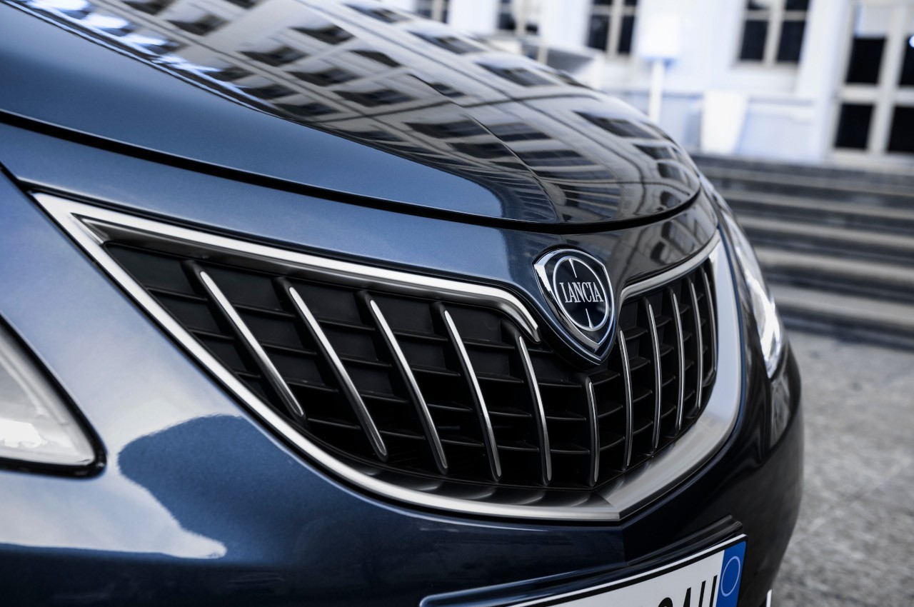 Lancia Ypsilon 2021: immagini ufficiali