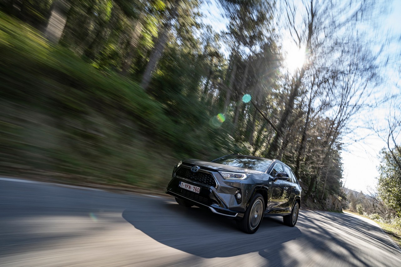 Toyota Rav4 Plug-in Hybrid 2021: immagini ufficiali