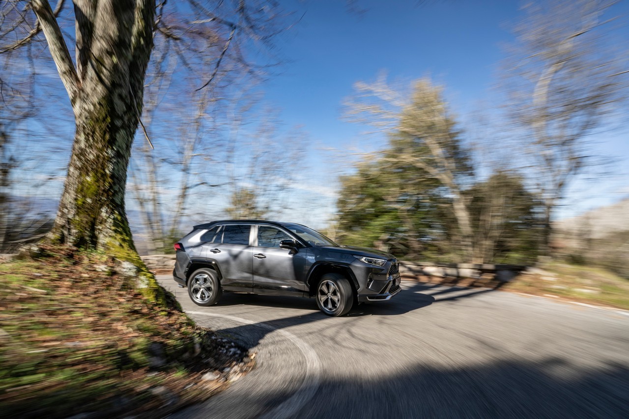 Toyota Rav4 Plug-in Hybrid 2021: immagini ufficiali