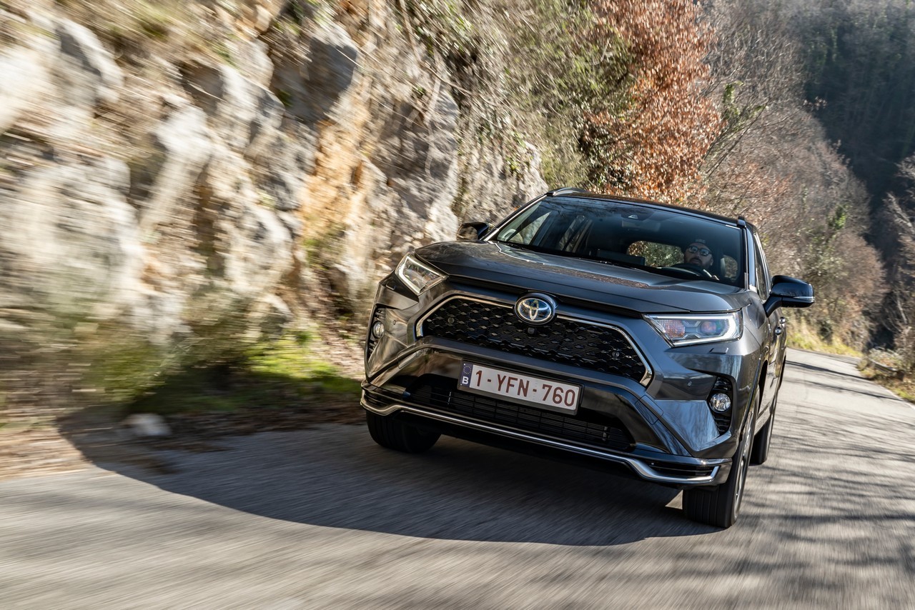 Toyota Rav4 Plug-in Hybrid 2021: immagini ufficiali