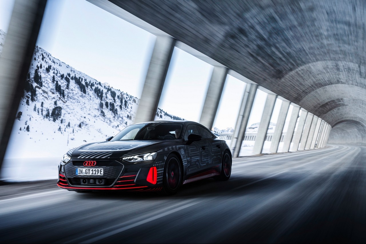 Audi e-tron GT, fasi di sviluppo e produzione: immagini ufficiali