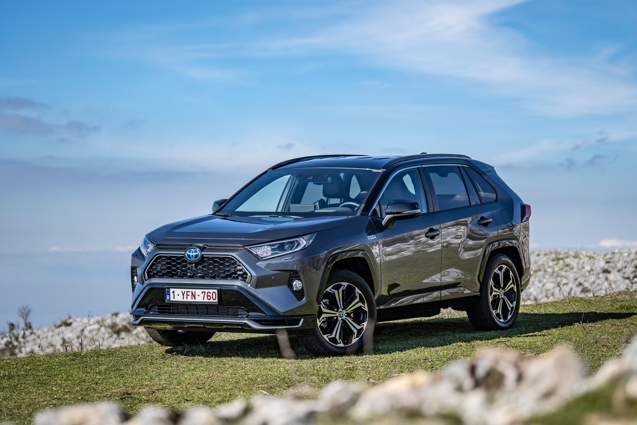 Toyota Rav4 Plug-in Hybrid 2021: immagini ufficiali