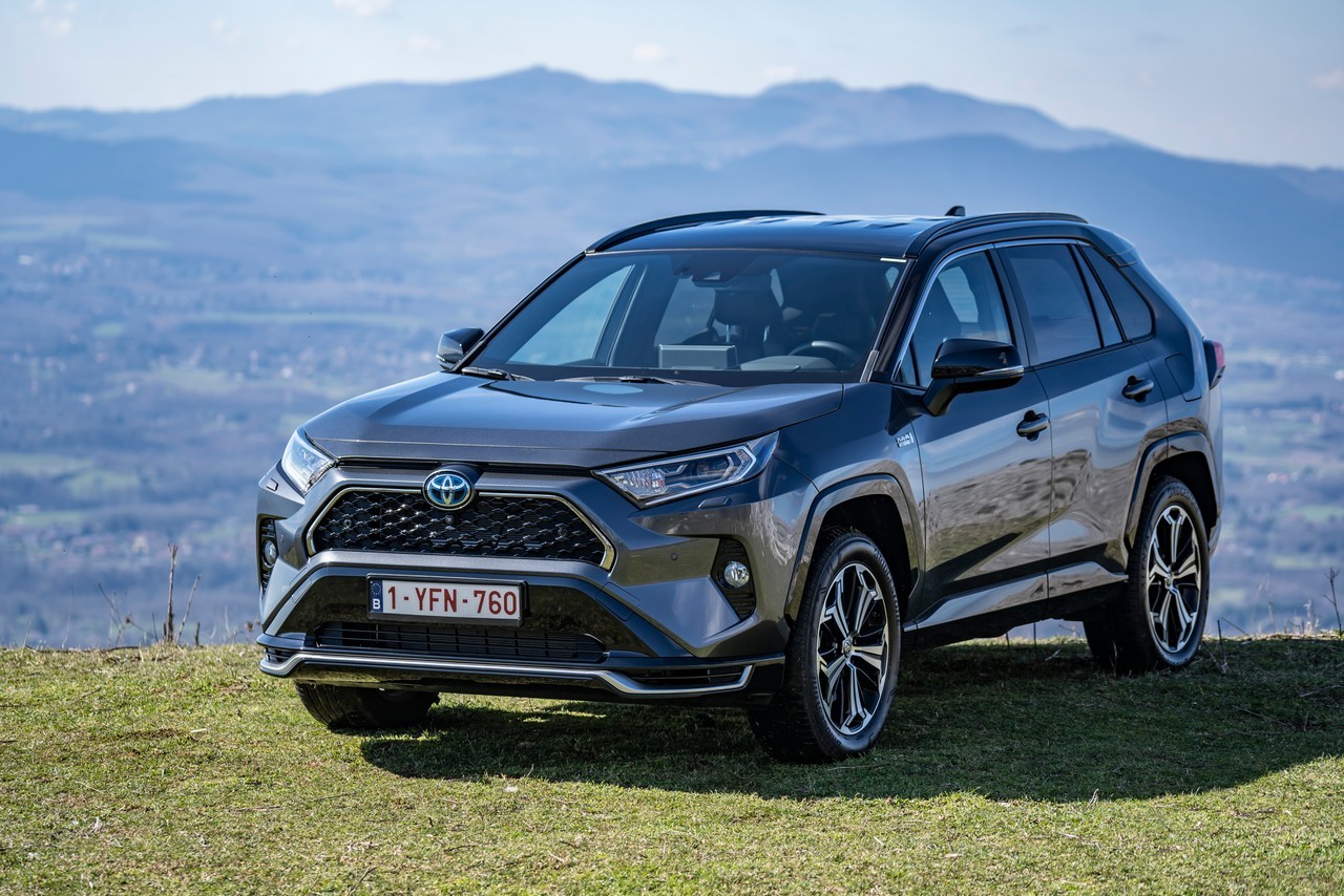 Toyota Rav4 Plug-in Hybrid 2021: immagini ufficiali