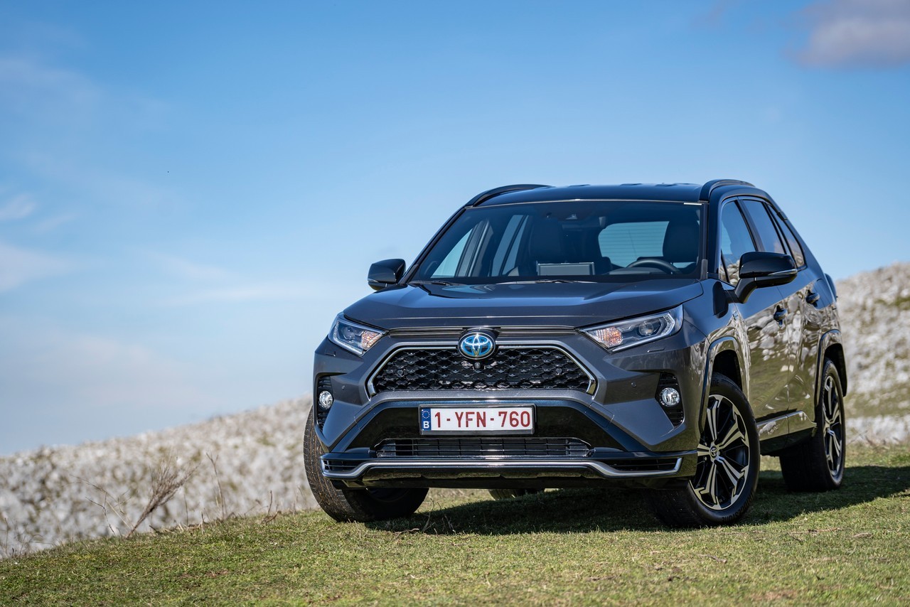 Toyota Rav4 Plug-in Hybrid 2021: immagini ufficiali