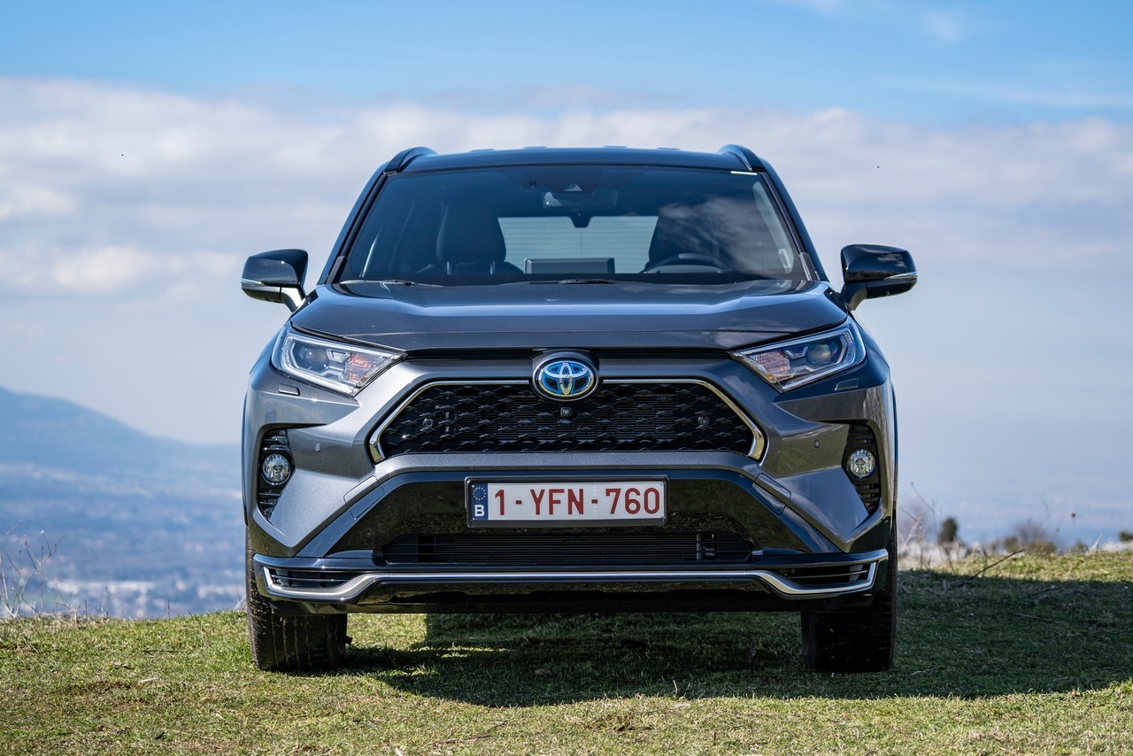 Toyota Rav4 Plug-in Hybrid 2021: immagini ufficiali