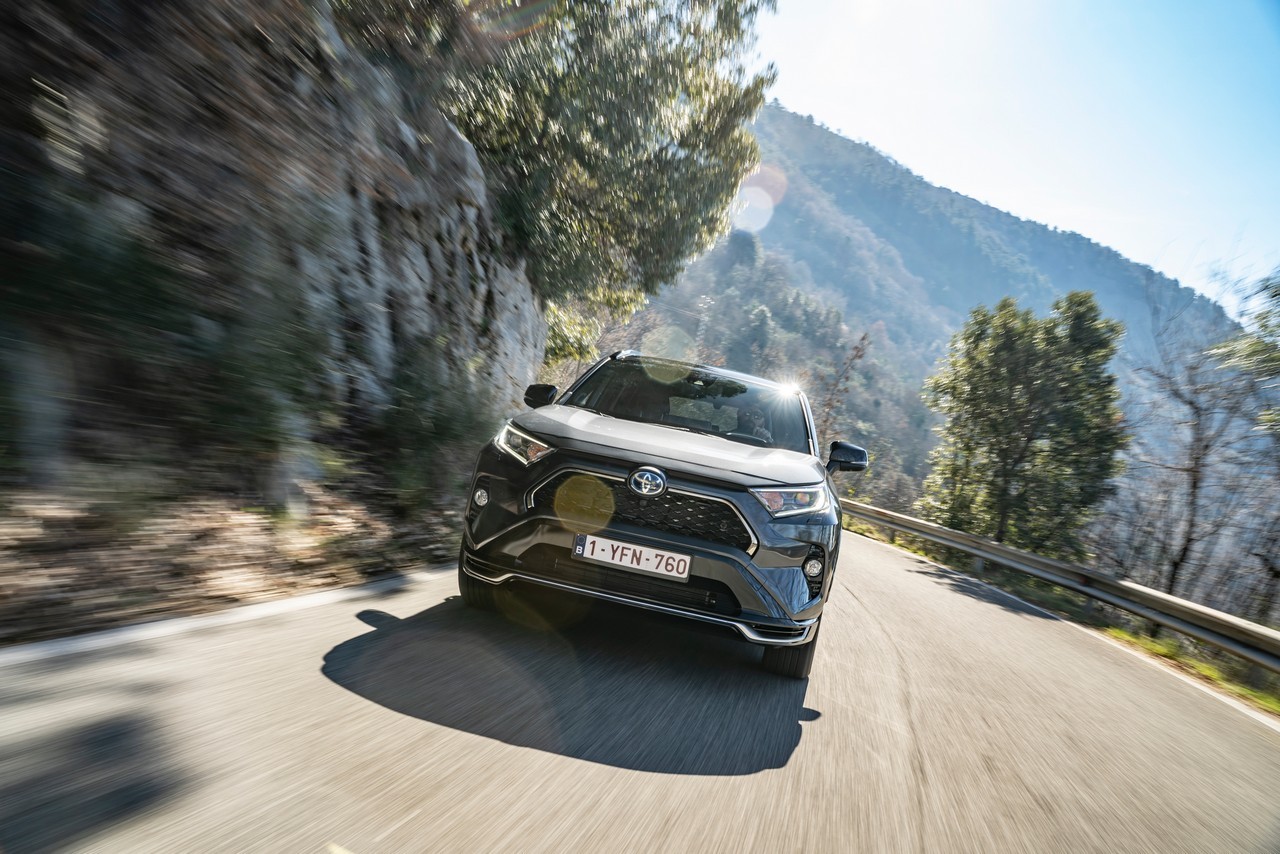 Toyota Rav4 Plug-in Hybrid 2021: immagini ufficiali