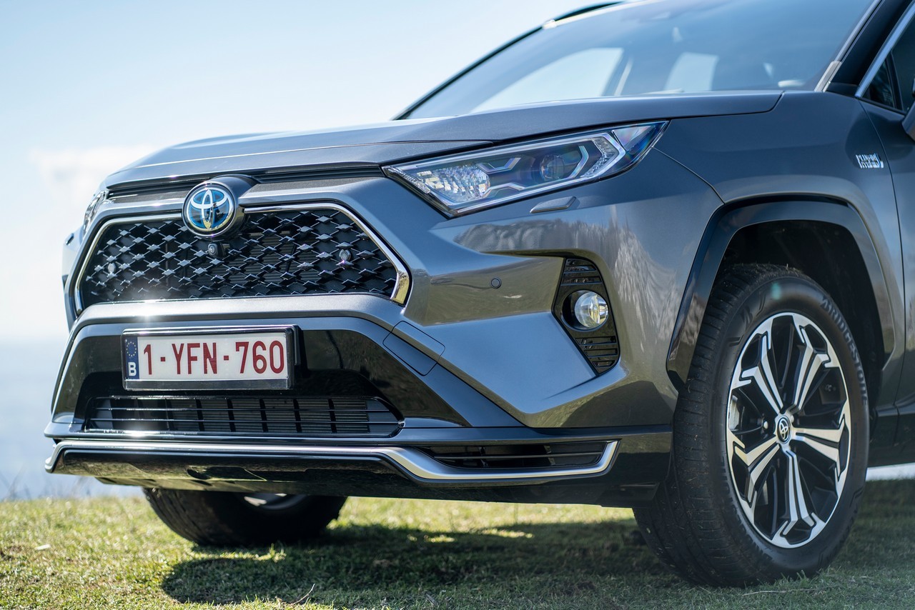 Toyota Rav4 Plug-in Hybrid 2021: immagini ufficiali