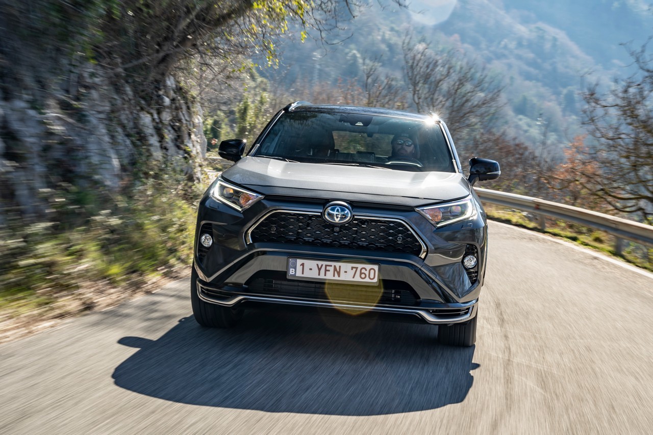 Toyota Rav4 Plug-in Hybrid 2021: immagini ufficiali