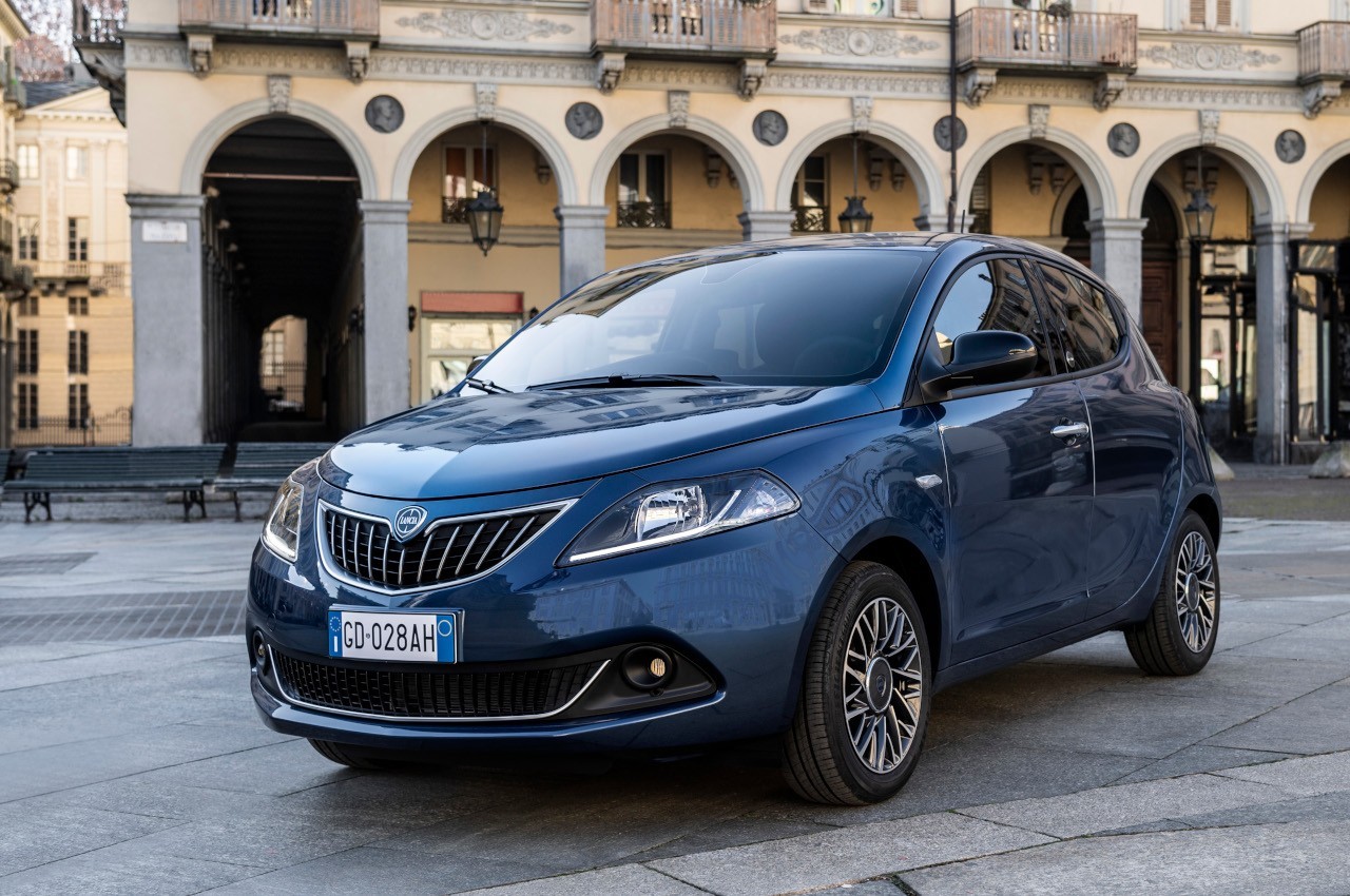 Lancia Ypsilon 2021: immagini ufficiali