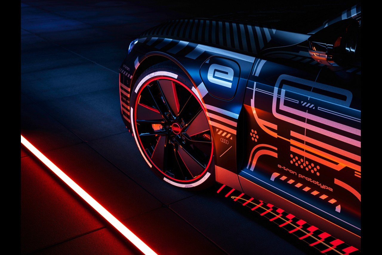 Audi e-tron GT, fasi di sviluppo e produzione: immagini ufficiali