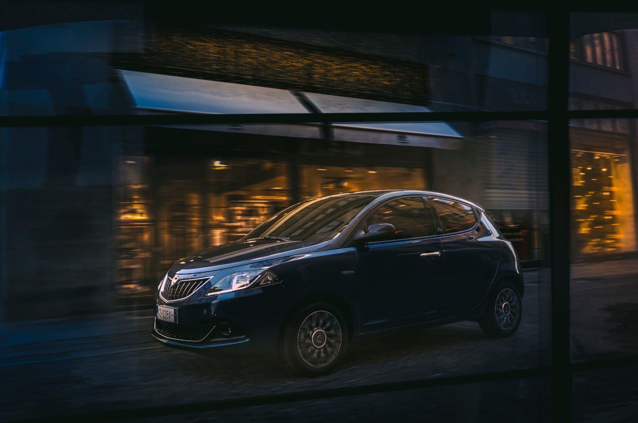 Lancia Ypsilon 2021: immagini ufficiali