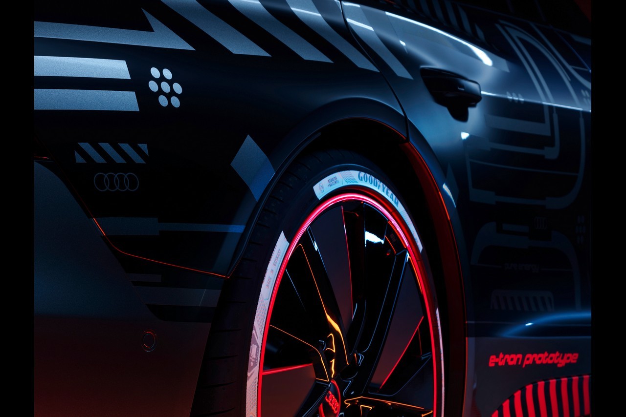 Audi e-tron GT, fasi di sviluppo e produzione: immagini ufficiali