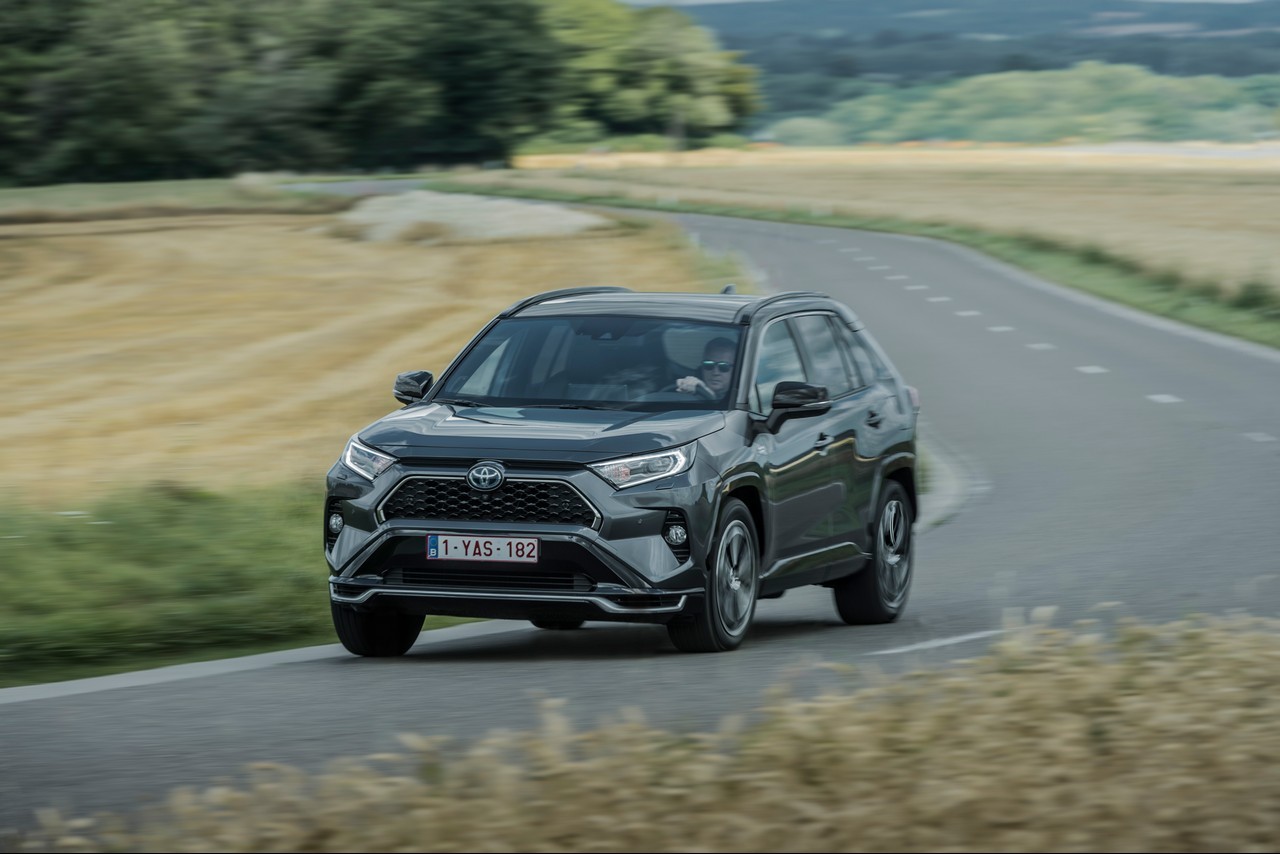 Toyota Rav4 Plug-in Hybrid 2021: immagini ufficiali