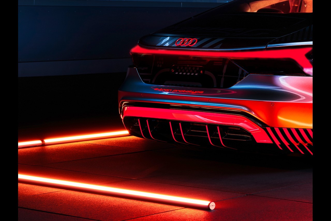 Audi e-tron GT, fasi di sviluppo e produzione: immagini ufficiali