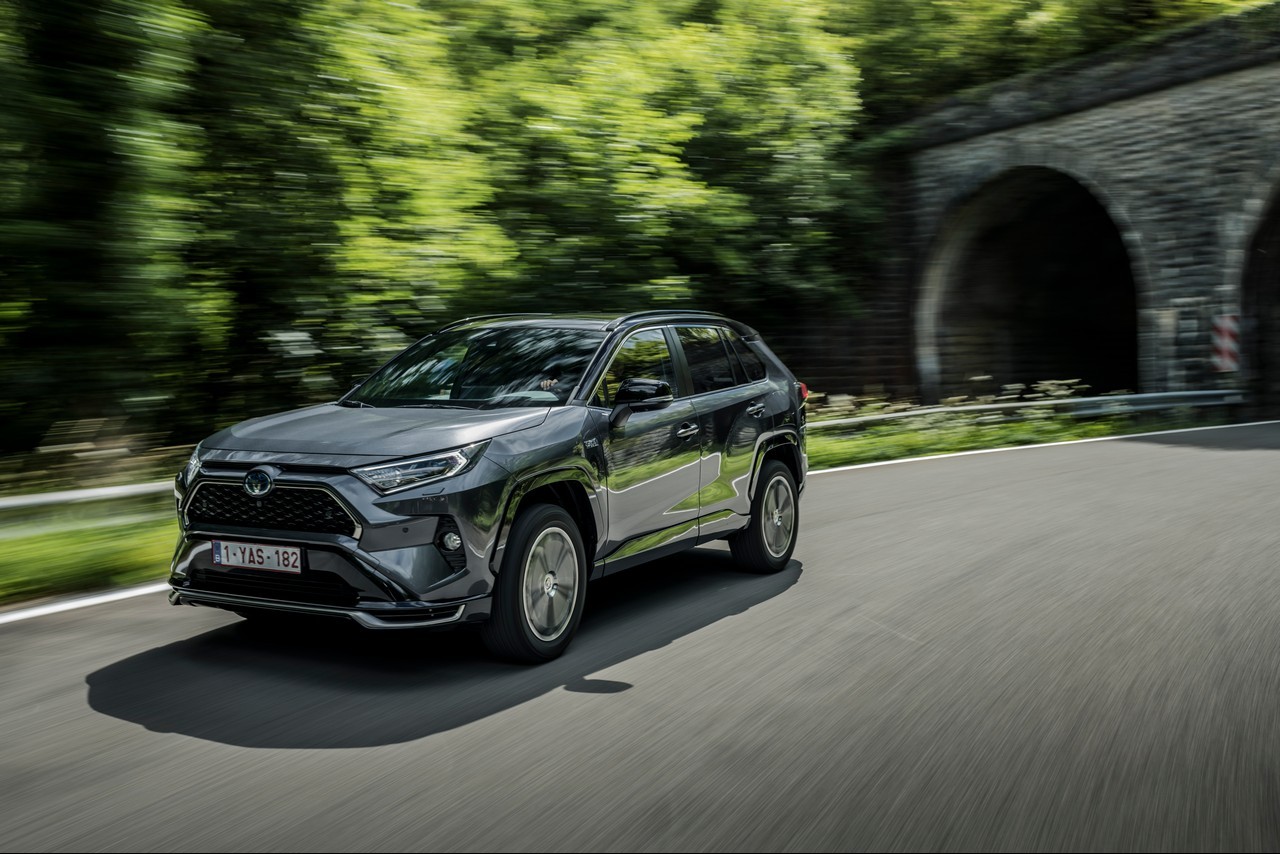 Toyota Rav4 Plug-in Hybrid 2021: immagini ufficiali